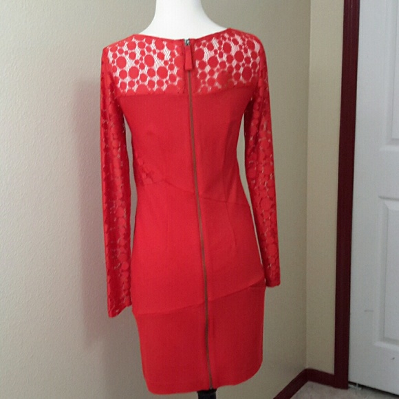 An elegant , round  bodycon dress - Picture 2 of 4